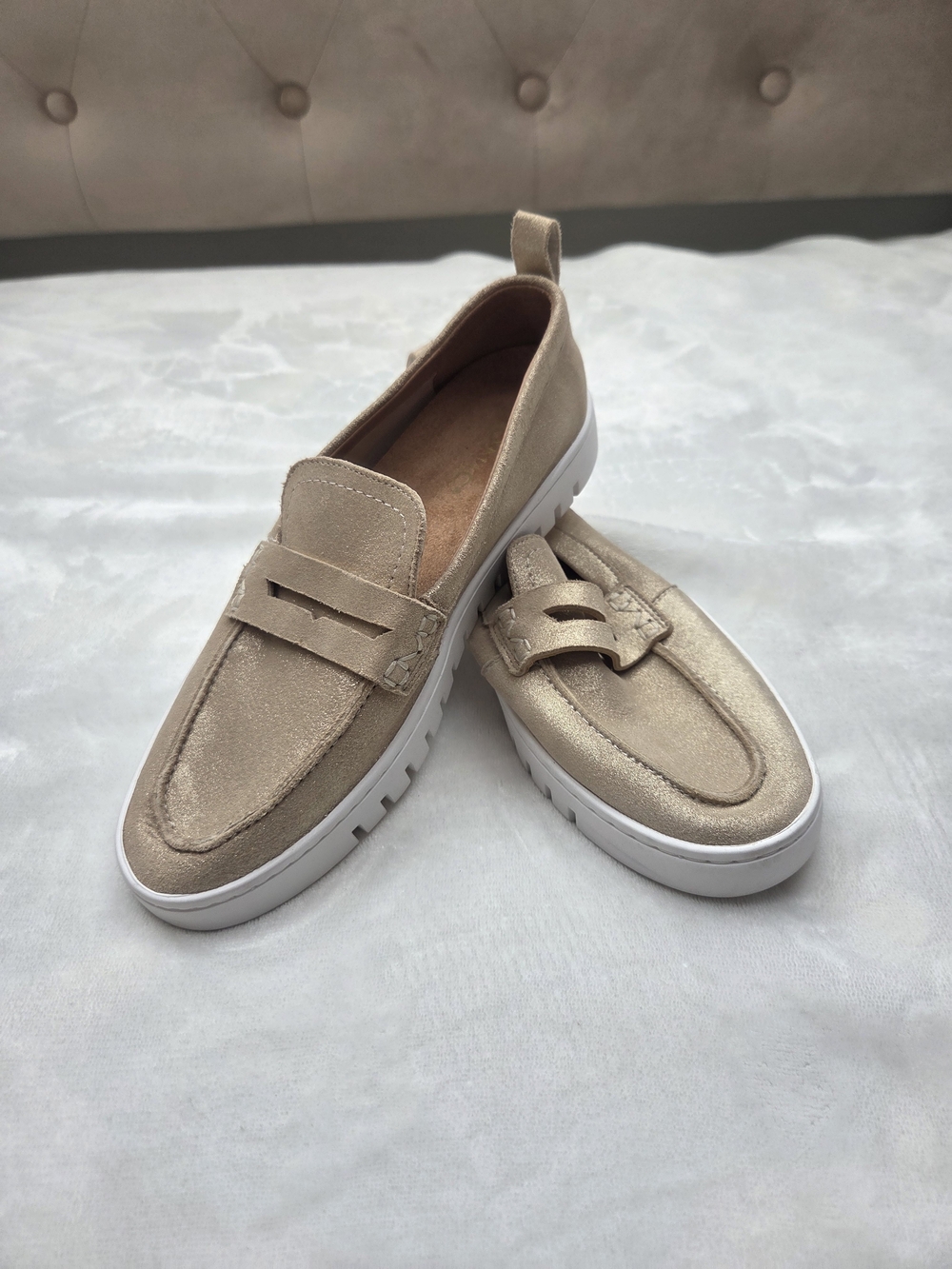Vionic Uptown Gold Metallic Leather Penny Loafers Womenβs 7.5 Comfort Shoes